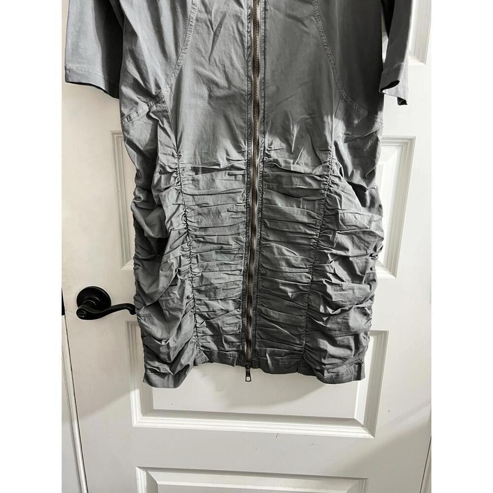 XCVI Wearables Gray Ruched Zip Front Dress NWT Stretchy Artsy Modern Sz L Grunge - Picture 4 of 9